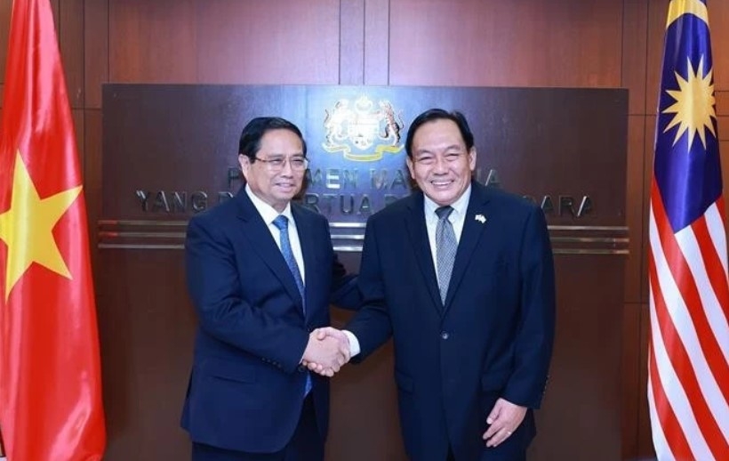 PM meets with Malaysian Senate President